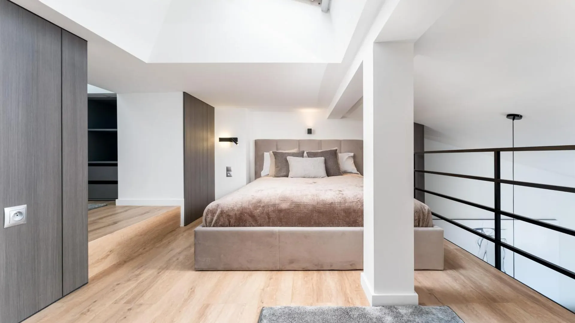 Wielopole Top Floor Apartments Krakow Poland
